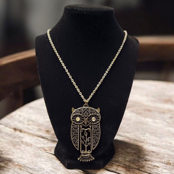 Owl Pendant on 15" Gold Tone Chain 3" x 1 1/2" - Picture 1 of 4